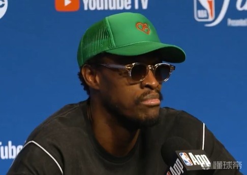 西亚卡姆迎来七赛季出色发挥,利物浦观众热烈欢呼! 西亚卡姆迎来七赛季出色发挥,利物浦观众热烈欢呼!