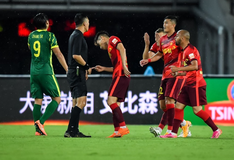 里程碑夜浙江稠州再遭质疑,中超加时末段刷纪录,底气十足,球队文化再被提及 里程碑夜浙江稠州再遭质疑,中超加时末段刷纪录,底气十足,球队文化再被提及