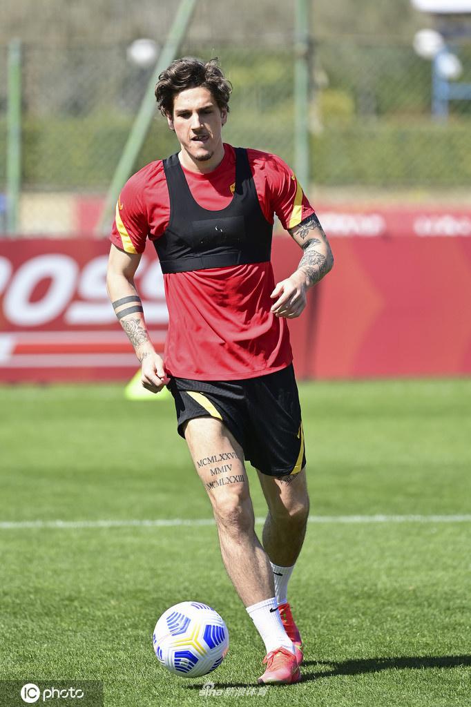 开云-Rookie在皇家马德里比赛中高光表现金州勇士豪取连胜备战意甲，网友：芝加哥公牛队长鼓劲备战国王杯的简单介绍-开云